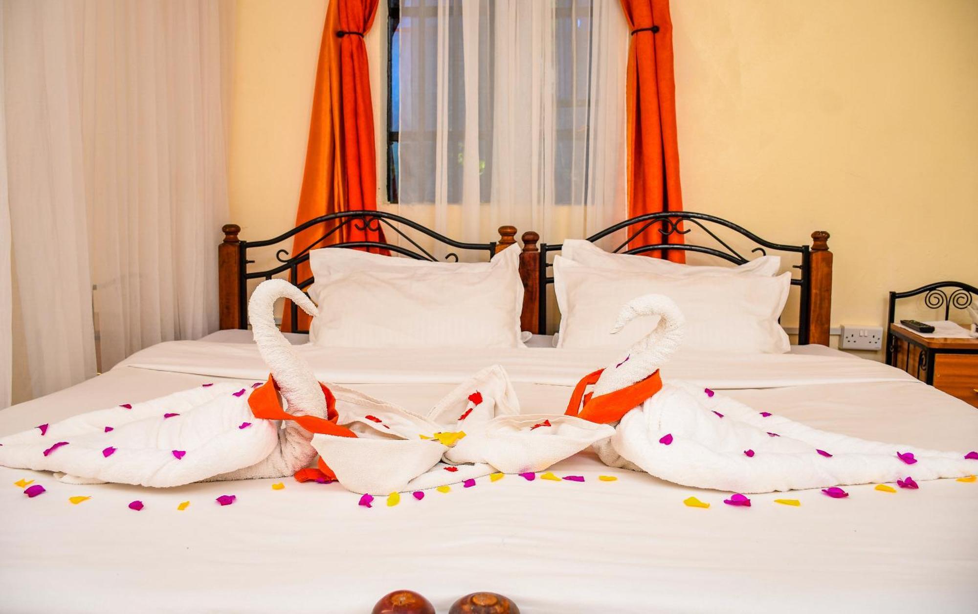 Dovenest Lodge Naivasha Dış mekan fotoğraf